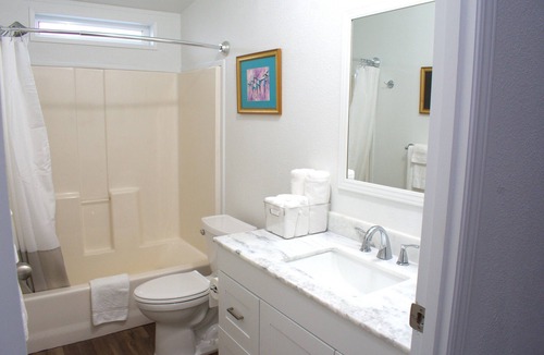 Cunningham House | Country Living. 10 minutes to Moses Lake, 10 minutes to Warden
