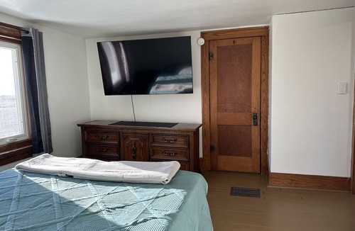 Iowa City Other | Country living but less than 15 mins to downtown Iowa City. Most pets welcomed.