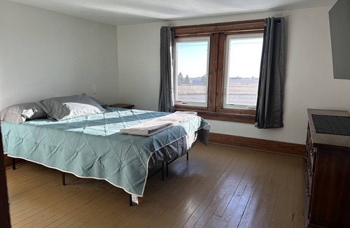 Iowa City Other | Country living but less than 15 mins to downtown Iowa City. Most pets welcomed.