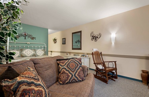 Witmer Hotel | Country Living Inn