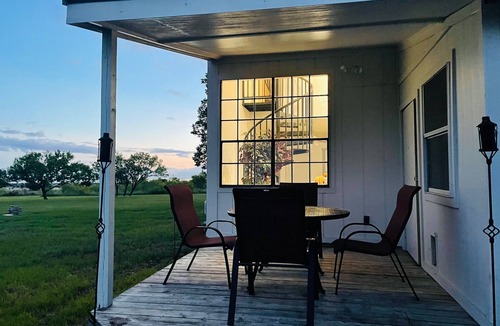 Lockhart House | Country Living with all the Amenities
