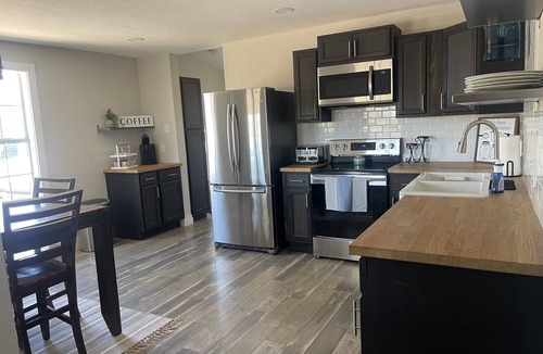 San Antonio Other | Country Living with City Amenities. Dog friendly