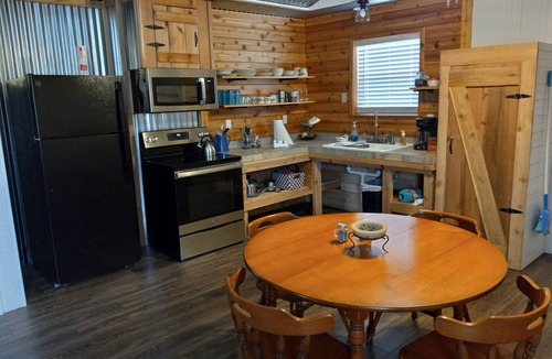 Somerville House | Country Living with Kyle Field 30 minutes away