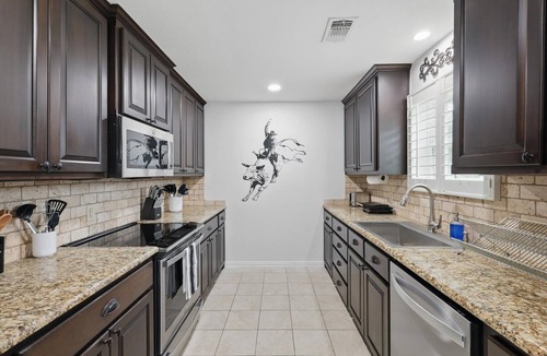 Keller House | Country Living x Backyard Pool Oasis (4-BD/2-BA)