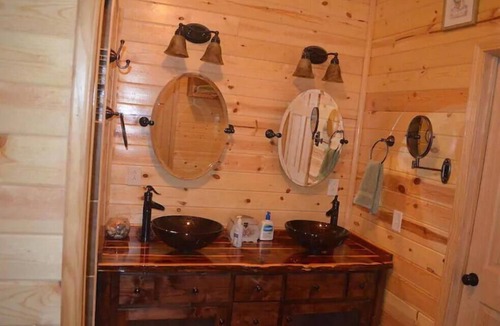 Beulah Cabin | Country Log Home Paradise Ranch