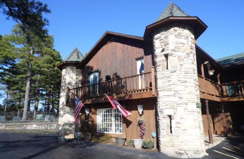Eureka Springs Hotel | Country Mountain Inn