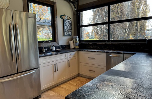 Centre Wellington House | COUNTRY POOL HOUSE VILLA MINUTES TO ELORA