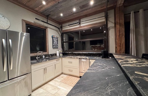 Centre Wellington House | COUNTRY POOL HOUSE VILLA MINUTES TO ELORA