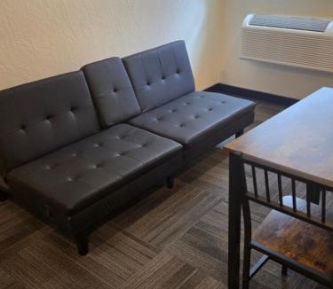 Green River Apartment | Country Railroad