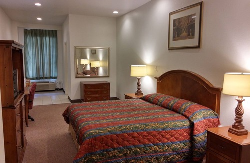 Manvel Hotel | Country Regency Inn & Suites