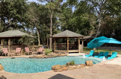 Decker Place House | Country resort 5 bedroom Main House and 1 bedroom guest house combined.
