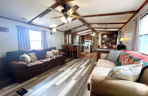 Neodesha House | Country Retreat, enjoy peace and quiet