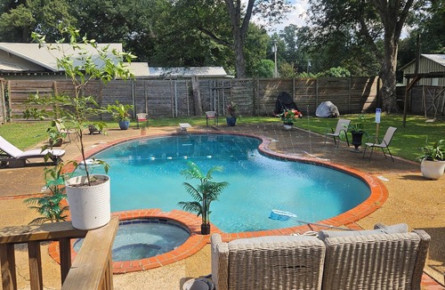 Shaw House | Country Ridge Estate Where Country meets Elegance nSpacious 6-bed 3 halfbath