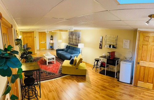 Hamilton Apartment | Country Roads Dwelling!