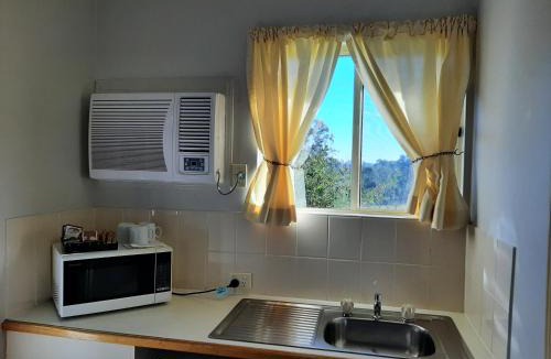 Warwick Hotel | Country Rose Motel Warwick