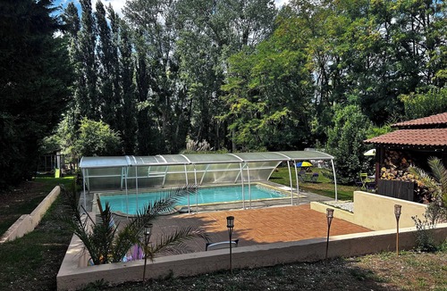Vignoux-sur-Barangeon Apartment | Country studio with swimming pool and various animals to discover