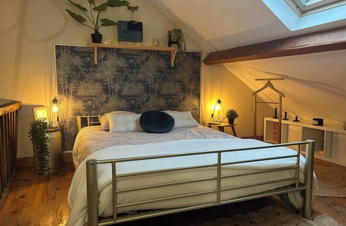 Vignoux-sur-Barangeon Apartment | Country studio with swimming pool and various animals to discover