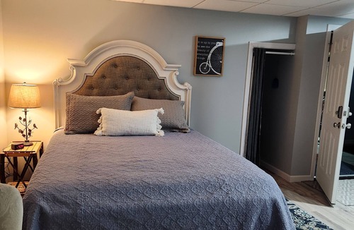 Lyndon Apartment | Country setting close to town