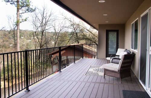 Placerville House | Country Setting in the Heart of Gold Country - Yet close to it all