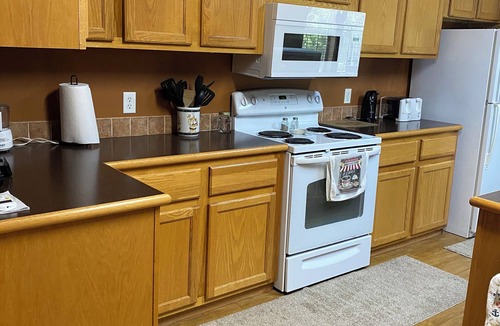 Greenfield House | Country setting one mile from boat dock and beach .Now with Internet