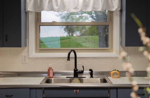 Jackson House | Country Setting & Views - Garage Parking - Fast Wifi