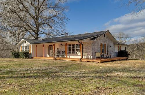 Waco House | Country Setting w/Modern Feel! Group Stay in Waco