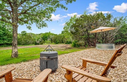 Hico Cottage | Country stay on the Creek- the perfect getaway for couples!