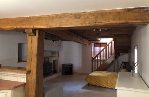 Escamps Apartment | Country studio