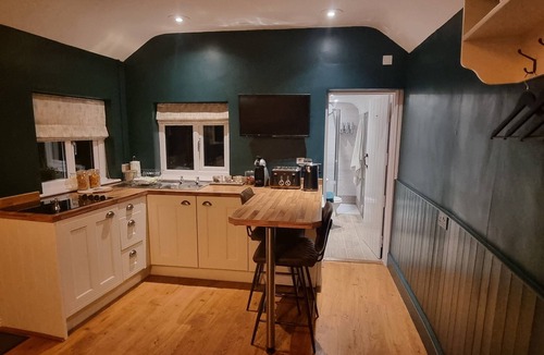 Great Alne Cottage | Country Studio with Kitchen