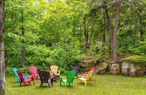 Mauricie Ski Chalet | Country-style cottage on the shore of a lake at 5 minutes from a national park.