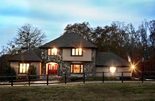 Conyers House | Country Villa - Lakefront Pool