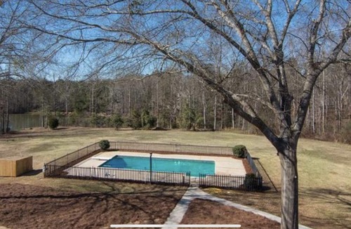 Conyers House | Country Villa - Lakefront Pool