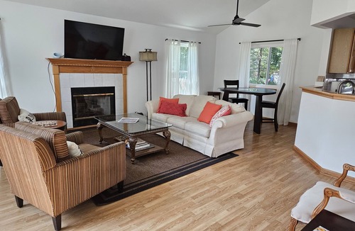 Fox Valley House | Country White House