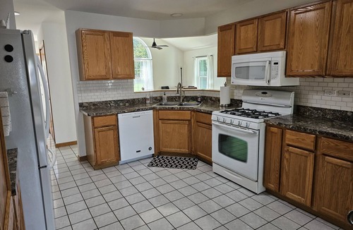 Fox Valley House | Country White House