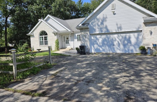 Fox Valley House | Country White House