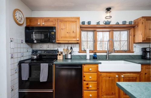 Killington House | CountryBear- AC, Pool, Hot Tub, Fire Pit, Grill