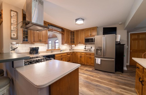 Bangor House | CountryEstate minutes away from South Haven. Swimming Pool, Hot Tub, Sport Court