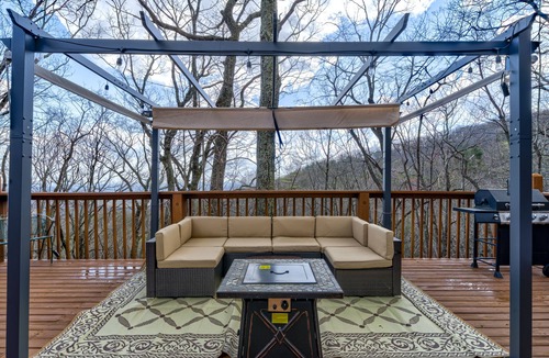 Tate House | Countryside A-frame with alfresco deck, and amazing views.