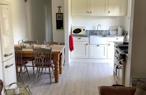 Faversham House | Countryside Cottage with Views Across Fields