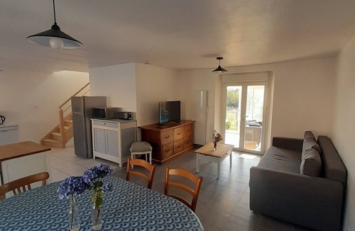 Marzan House | Countryside close to shops 2 bedrooms 2 bathrooms