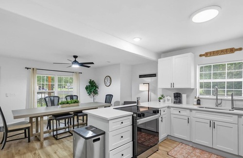 Sherman House | Countryside Cottage Getaway | 3BD/3BA w Patio+BBQ