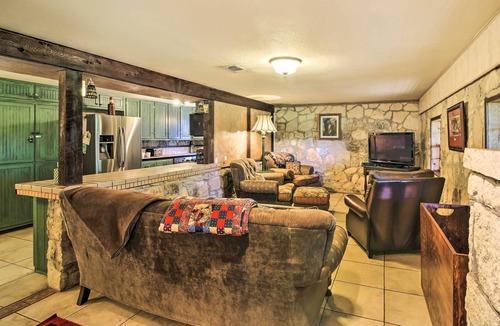 Wetmore Cottage | Countryside Cottage: 17 Mi to Downtown San Antonio