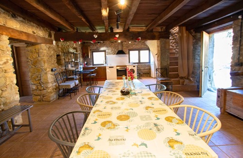 Sant Feliu de Pallerols Villa | Countryside Delight between Girona and France