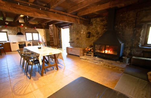 Sant Feliu de Pallerols Villa | Countryside Delight between Girona and France