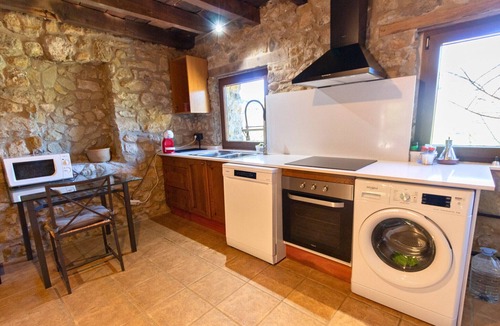 Sant Feliu de Pallerols Villa | Countryside Delight between Girona and France