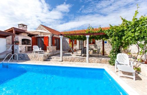Donje Selo House | Countryside Family Villa with Private Pool