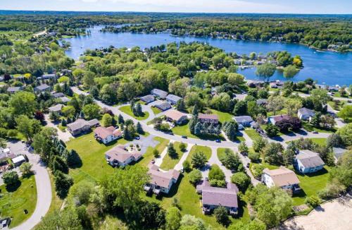 Rockford Apartment | Countryside Family Cottages near Lake Bella Vista