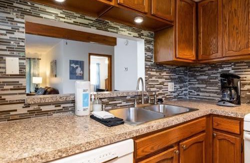 Rockford Apartment | Countryside Family Cottages near Lake Bella Vista