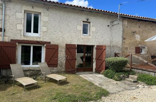 Asnois House | Countryside Gîte