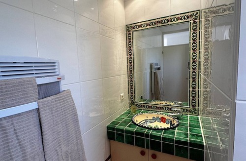 Claret Apartment | Countryside getaway w/swimming pool
